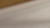 좁아터진 화장실에서 낑낑