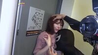 물 흘리며 괴한들에게 강제로 촬영 당함