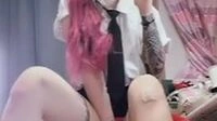 담배피다 뜬금없이 보지까고 자위하는 염색녀