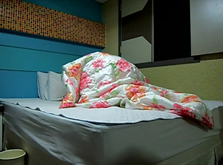 휴가 나온 군바리 여친과 빡세게 섹스